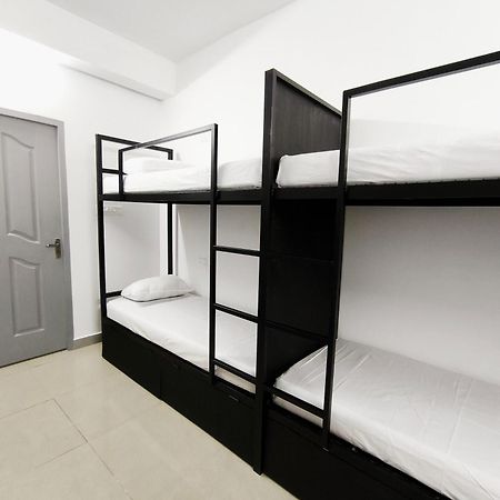 Hostel Stayzo Kochi Exterior photo