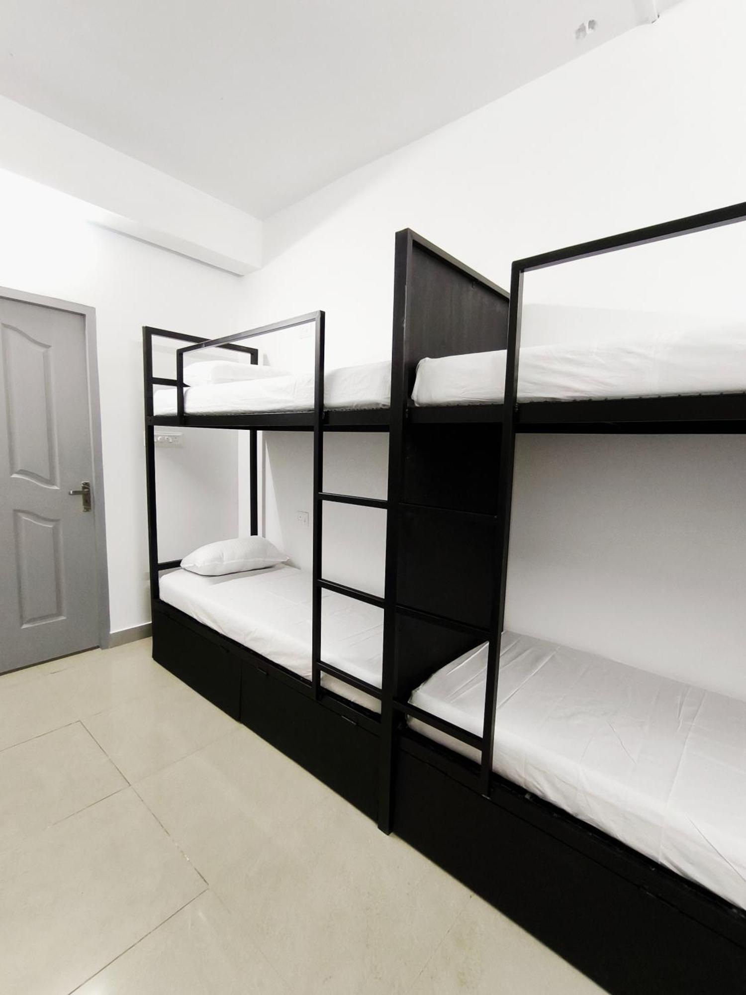 Hostel Stayzo Kochi Exterior photo