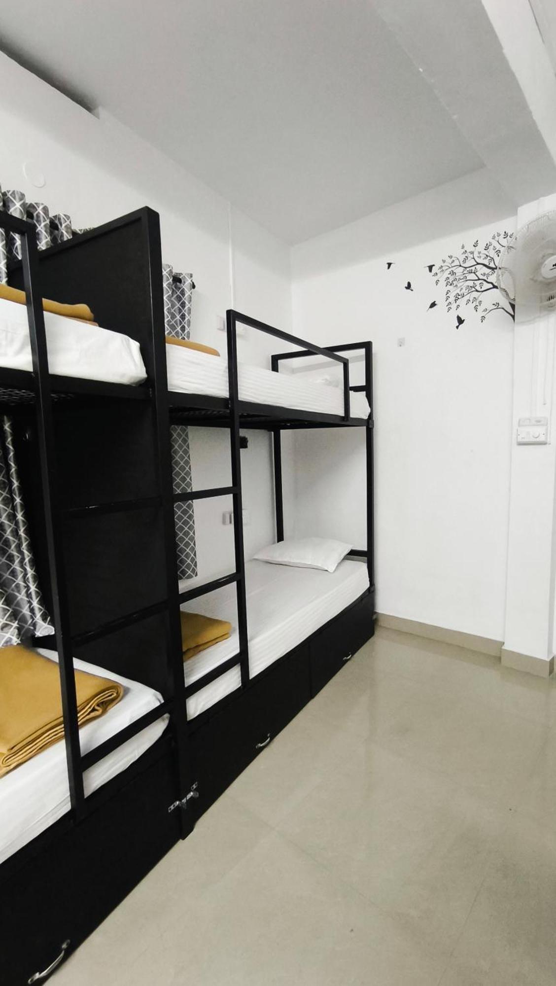 Hostel Stayzo Kochi Exterior photo