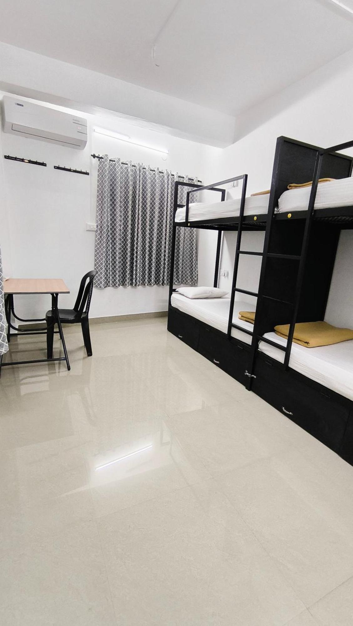 Hostel Stayzo Kochi Exterior photo