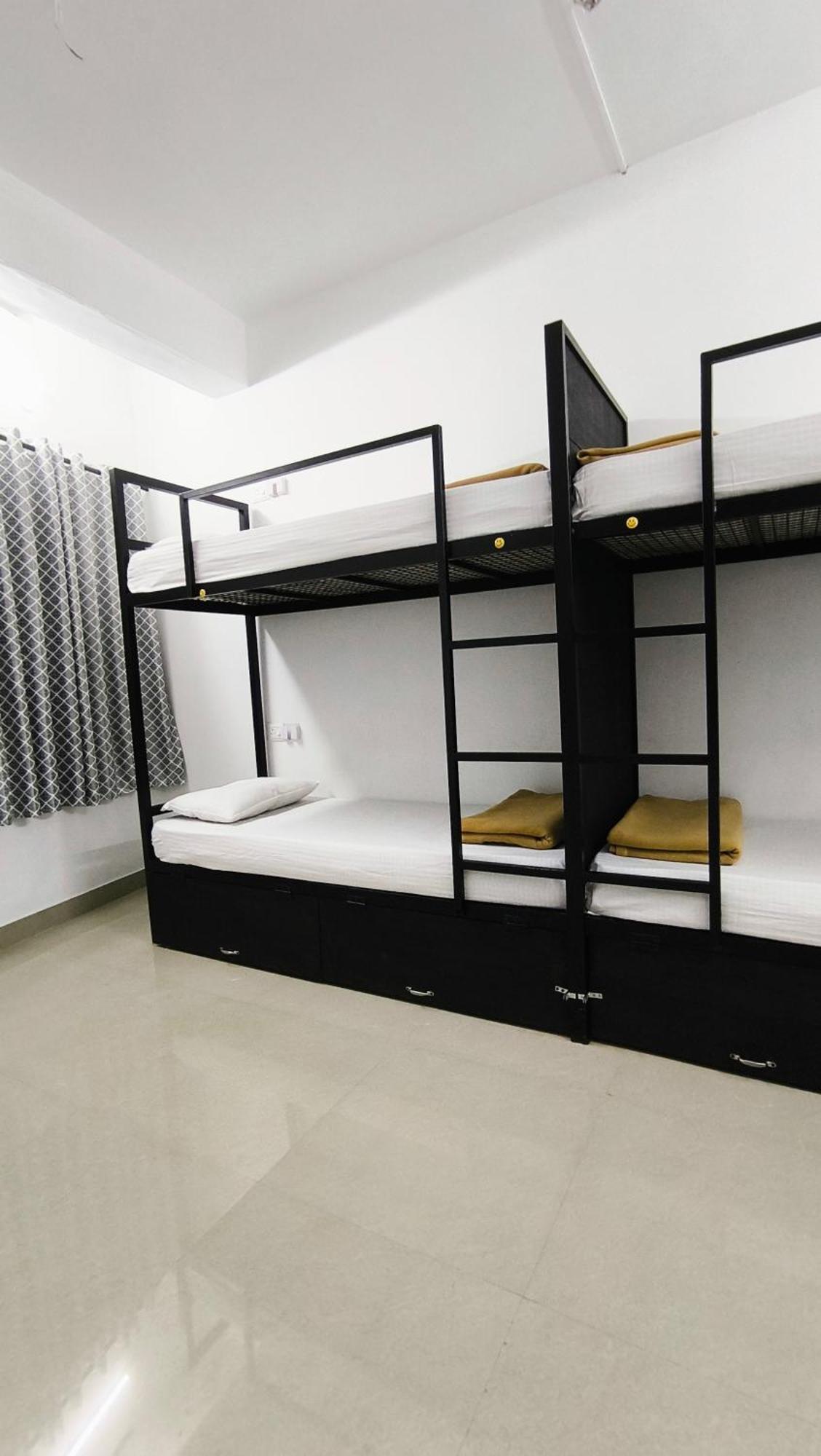Hostel Stayzo Kochi Exterior photo