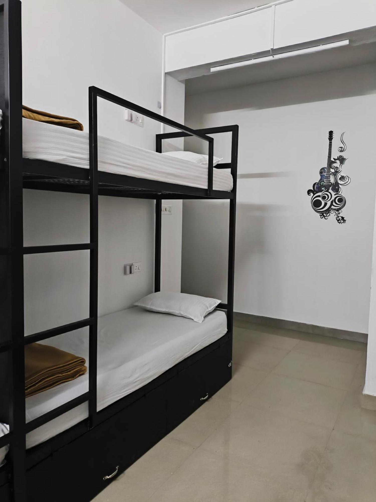 Hostel Stayzo Kochi Exterior photo