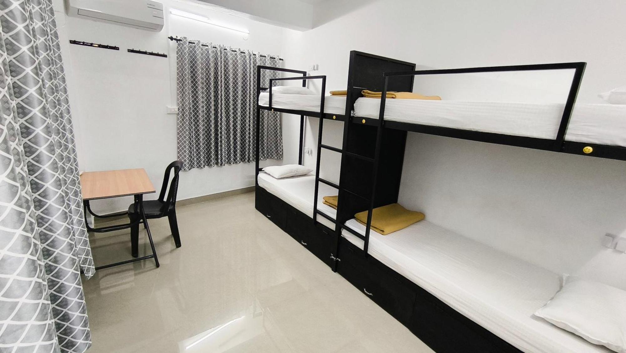 Hostel Stayzo Kochi Exterior photo