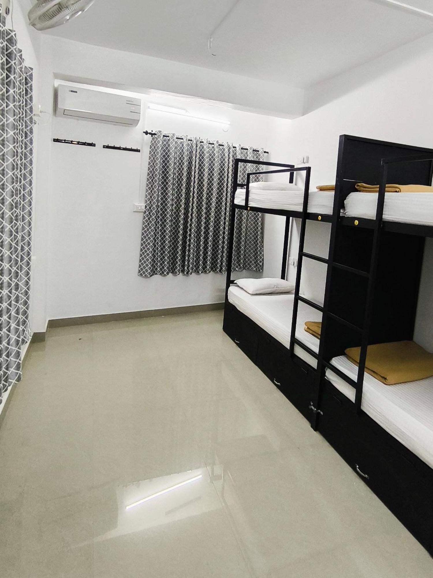 Hostel Stayzo Kochi Exterior photo